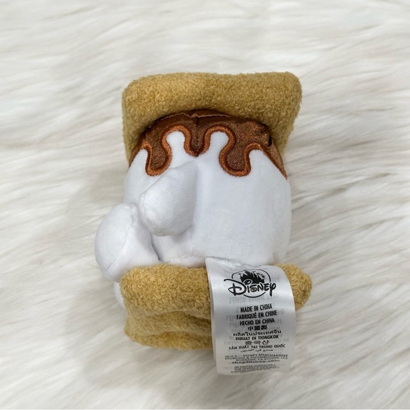 Disney Baymax S’mores Marshmallow Munchlings - Picture 2 of 5